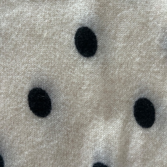 Lord & Taylor 100% Cashmere Sweater – Cream & Black - Picture 5 of 5